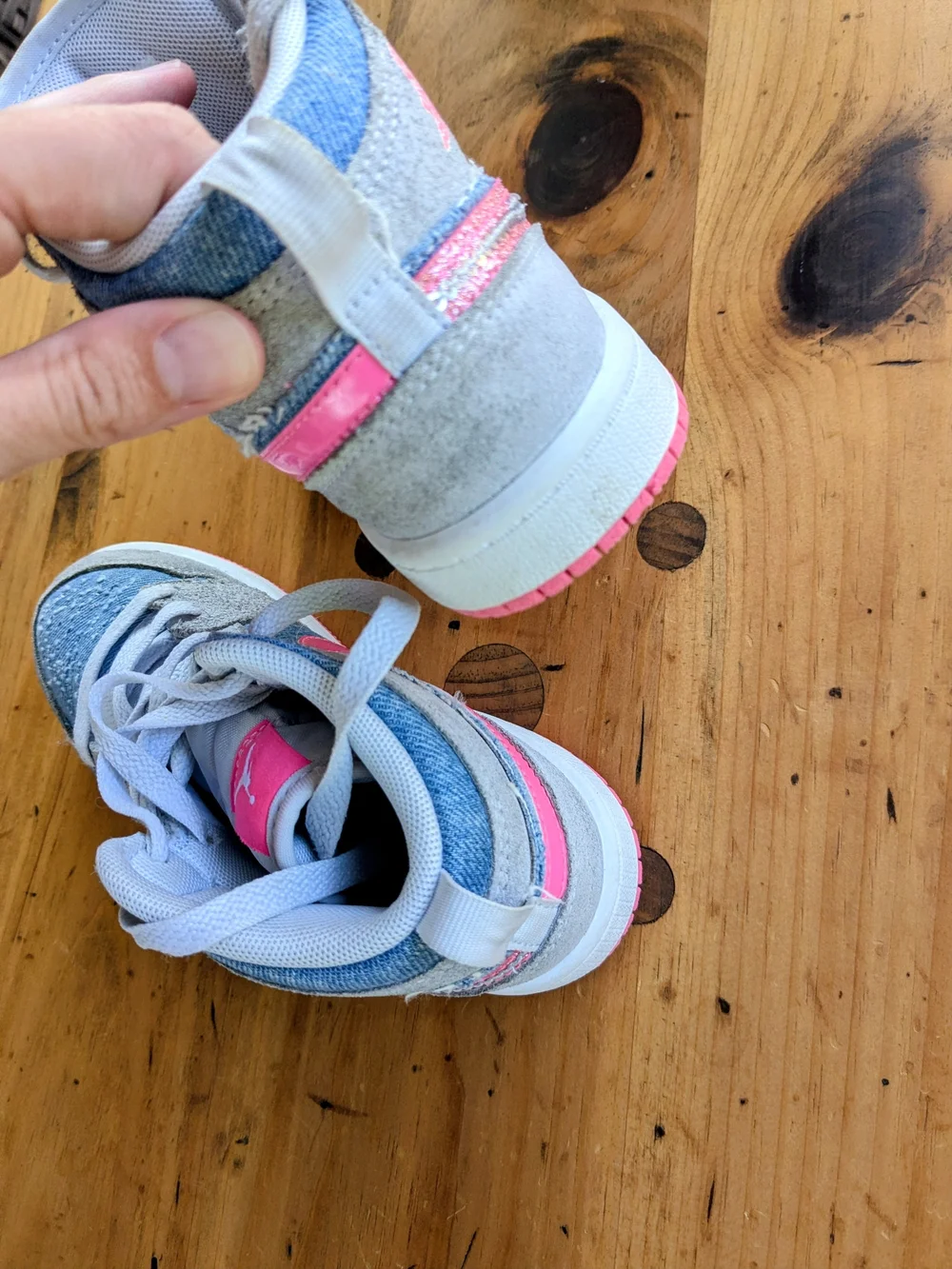Jordan 1 Mid SE Denim Sequin in 